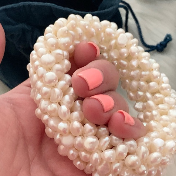 Blue Nile THICK multi strand pearl bracelet - Picture 4 of 15